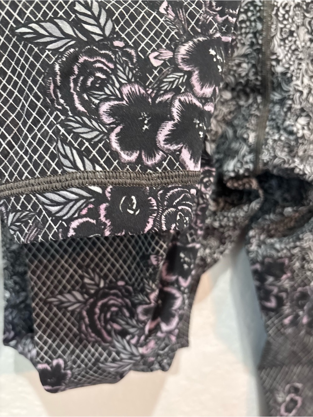 lululemon athletica Black and Purple Floral leggings sz:12 #174 - Picture 4 of 5